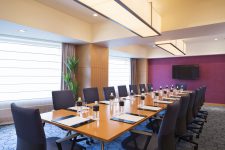 BOARDROOM MEETINGS / ミーティングルーム