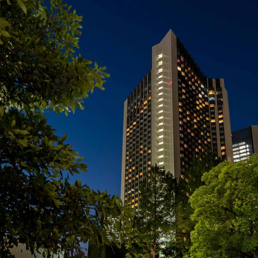 Hotel Exterior at night / ホテル外観 夜