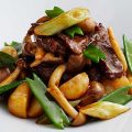 和牛肉とキノコのオイスターソース炒め